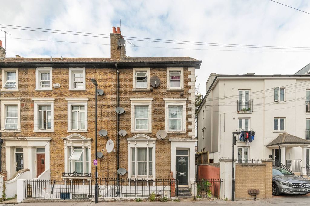 Property photo 2 of 11