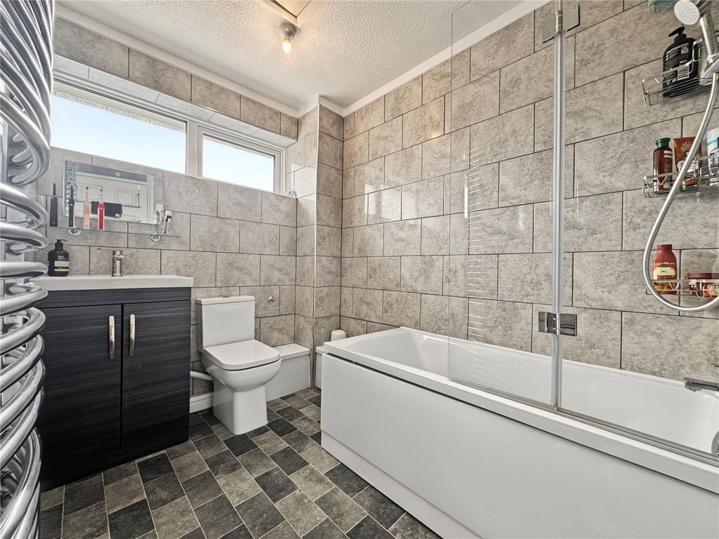 Property photo 3 of 22 Picture No. 23