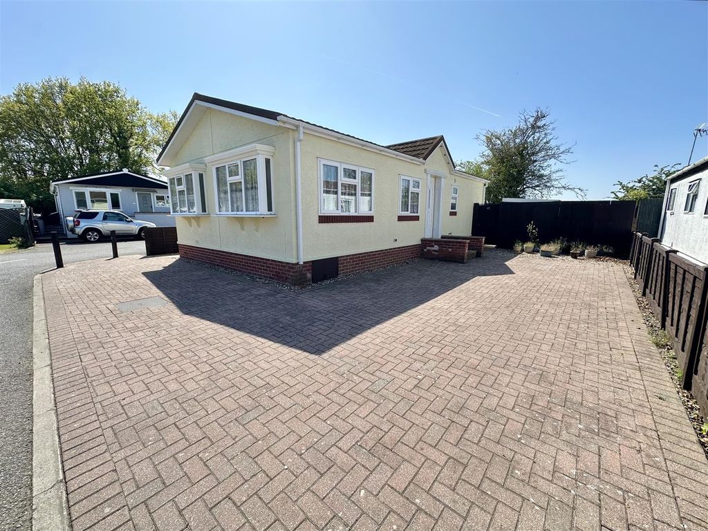 Property photo 1 of 20 Outside Front