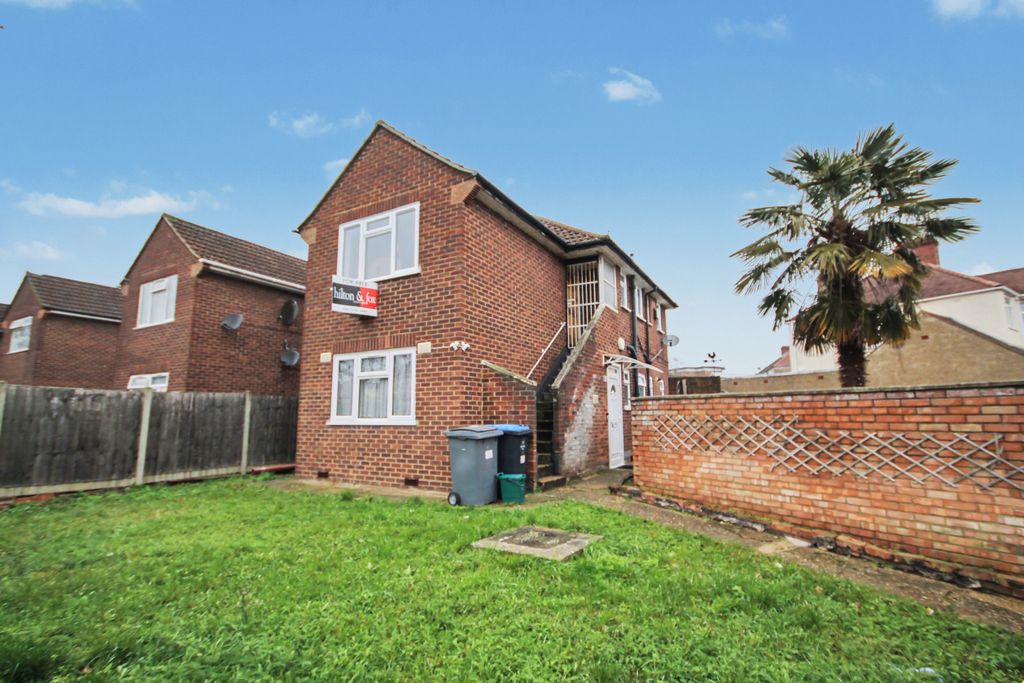 Property photo 1 of 7 Mount Pleasant, Wembley, Middlesex Ha0
