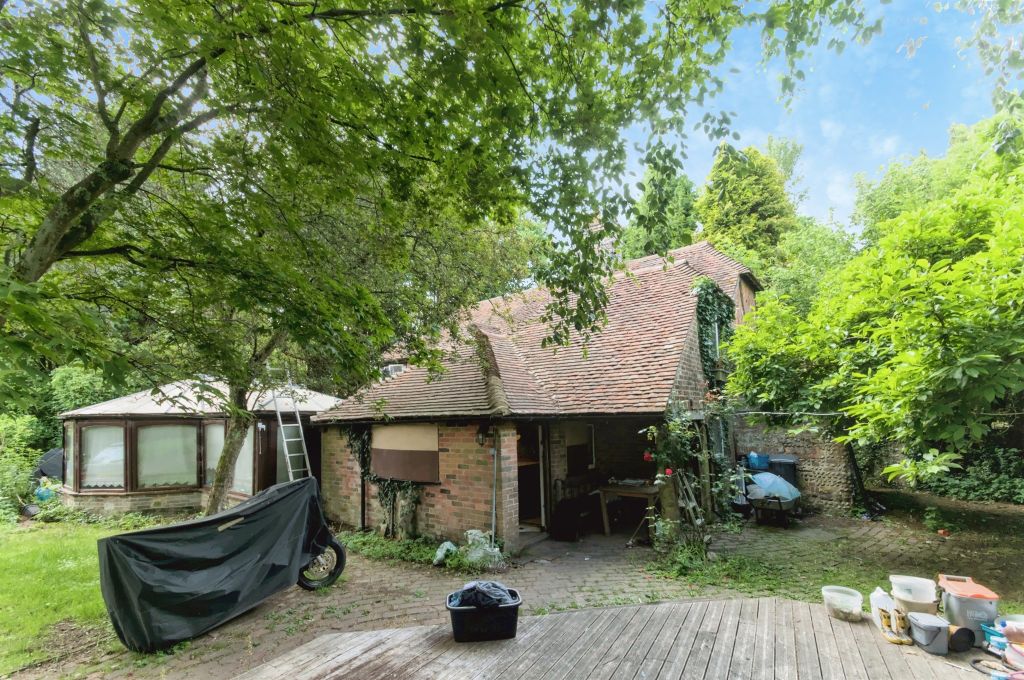 Property photo 1 of 20