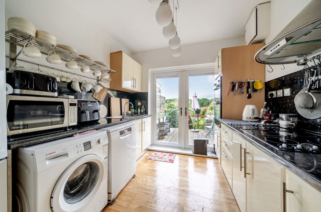 Property photo 2 of 20 Galley Kitchen