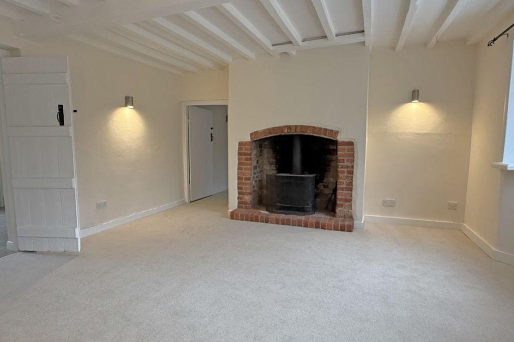 Property photo 1 of 10 Living Room