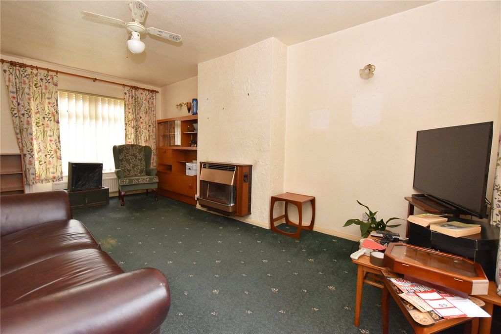 Property photo 2 of 20 Lounge