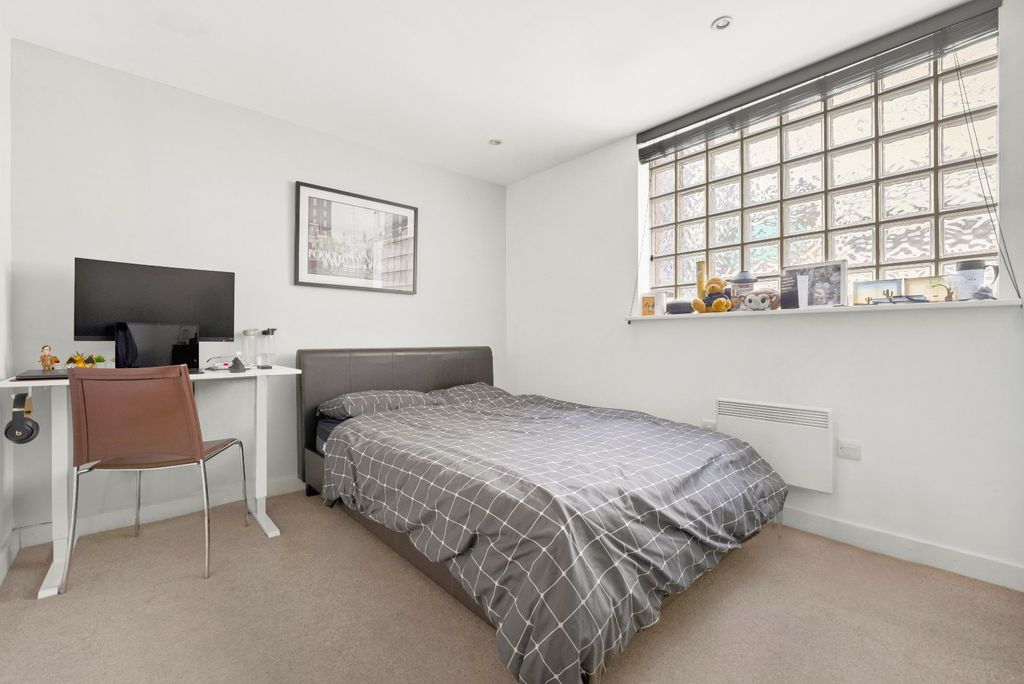 Property photo 3 of 20