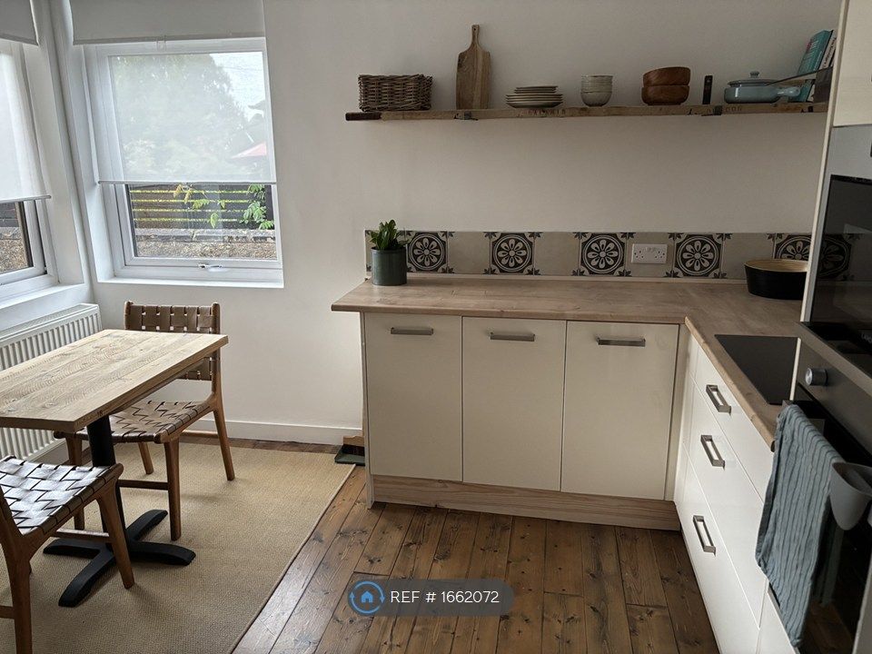Property photo 3 of 12 Kitchen