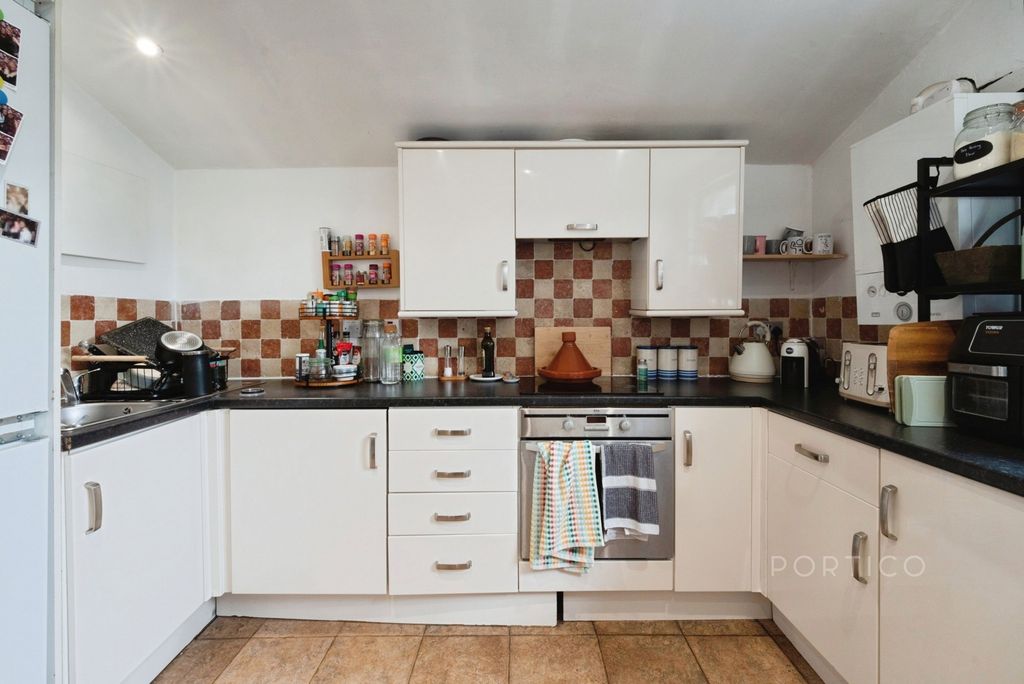 Property photo 1 of 17 Kitchen