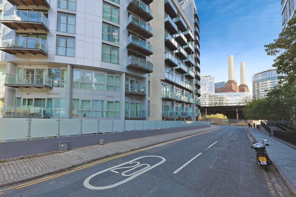 Property photo 2 of 12 Photo