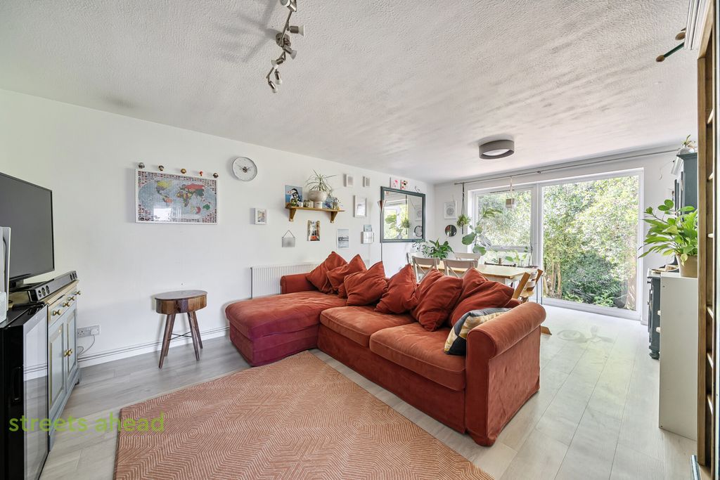 Property photo 2 of 21 63A760A3-709E-445...