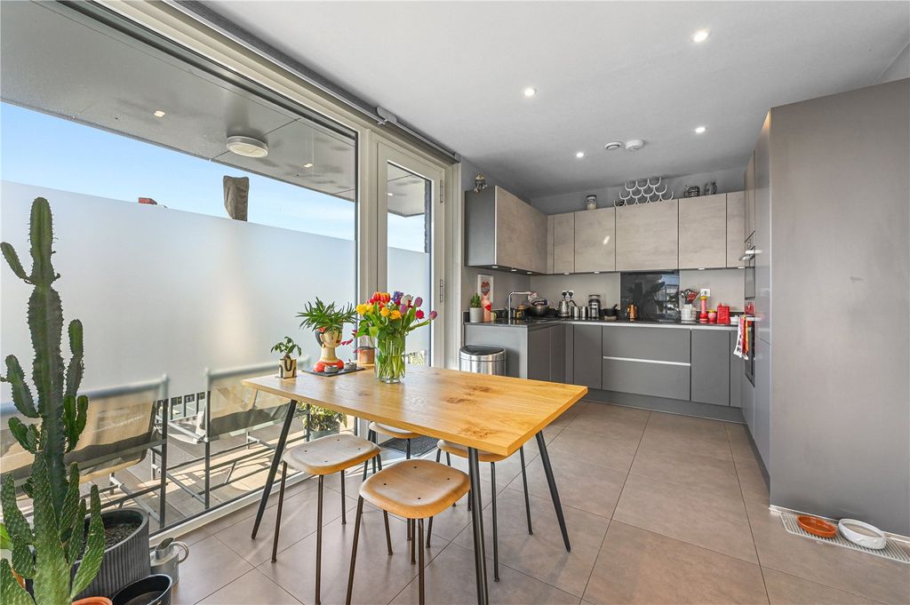 Property photo 3 of 22 Dining Room