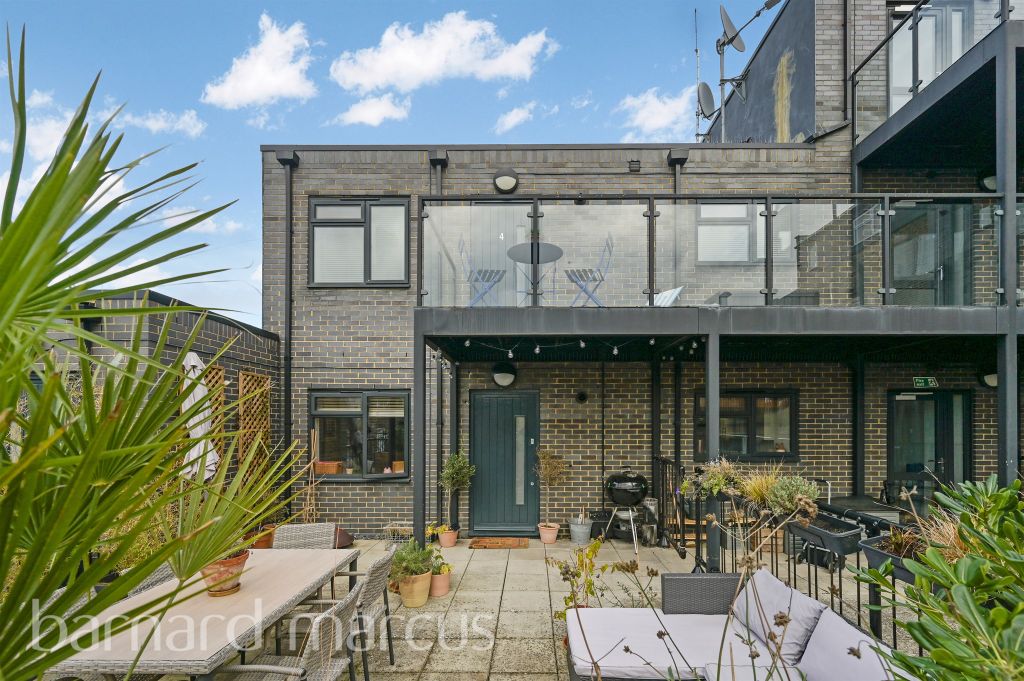 Property photo 3 of 18