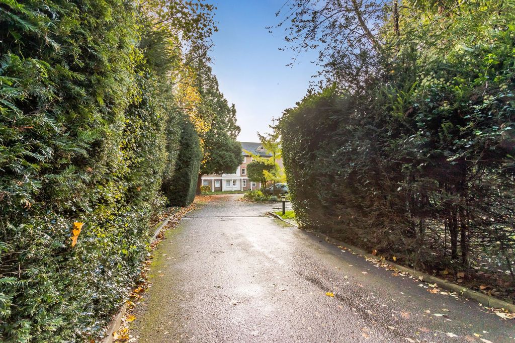 Additional image 17 of 2 bed flat for saleFairfield Road, East Grinstead RH19