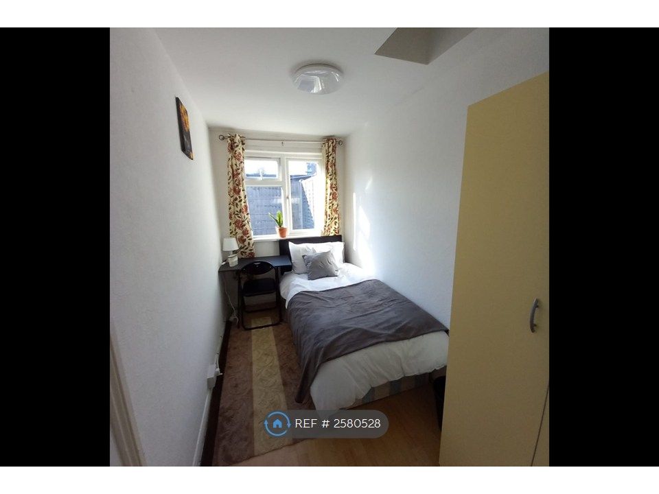 Property photo 1 of 5 Room 2