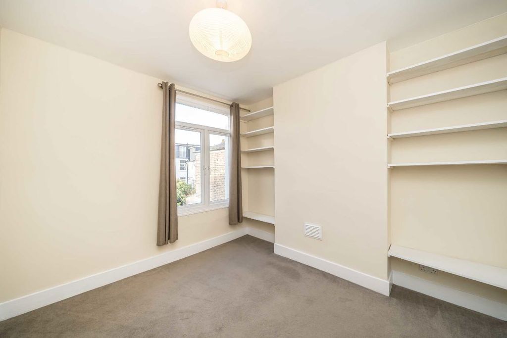 Property photo 2 of 5