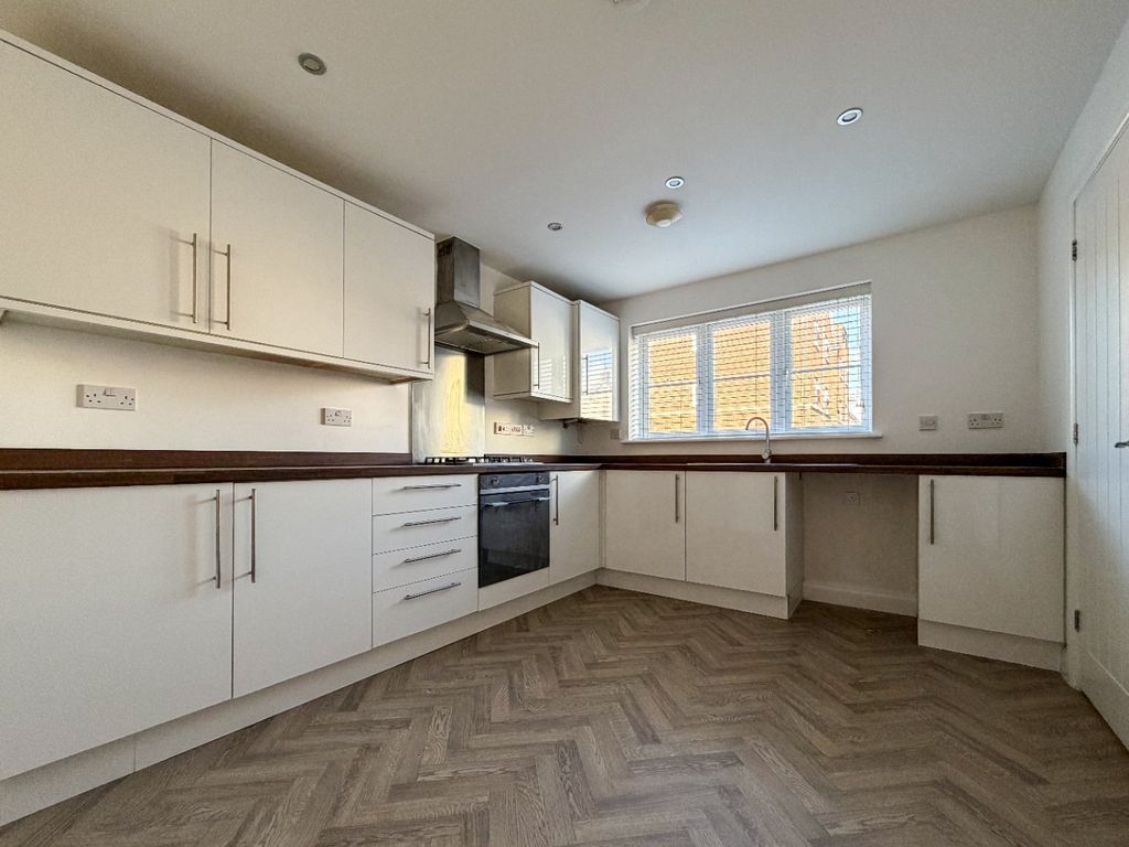 Property photo 3 of 16 5376953
