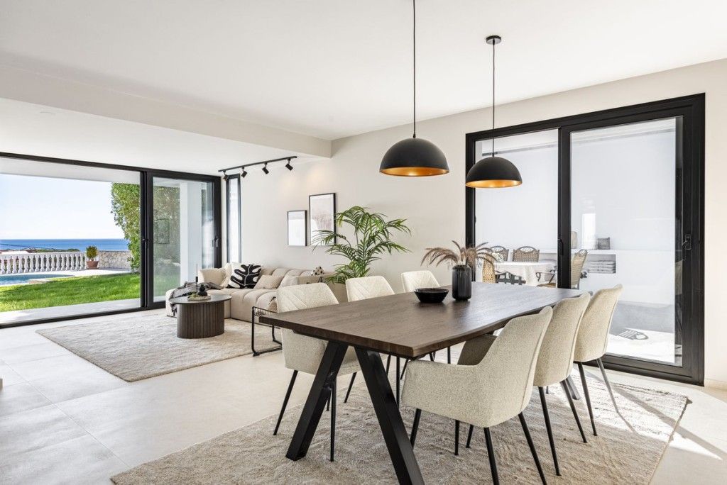 Property photo 3 of 19 Dining