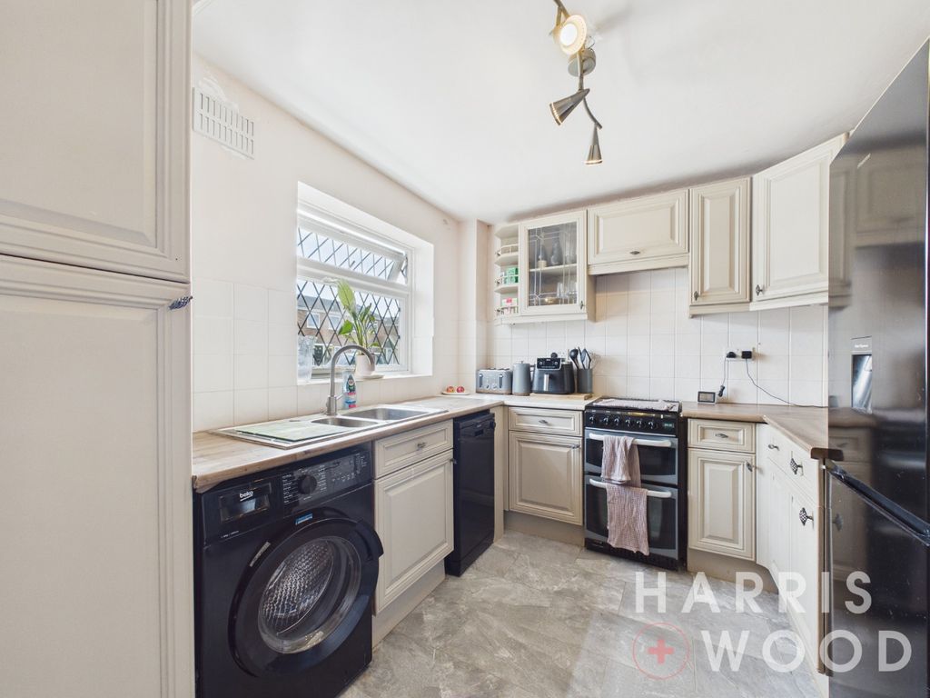 Property photo 3 of 15 5190163