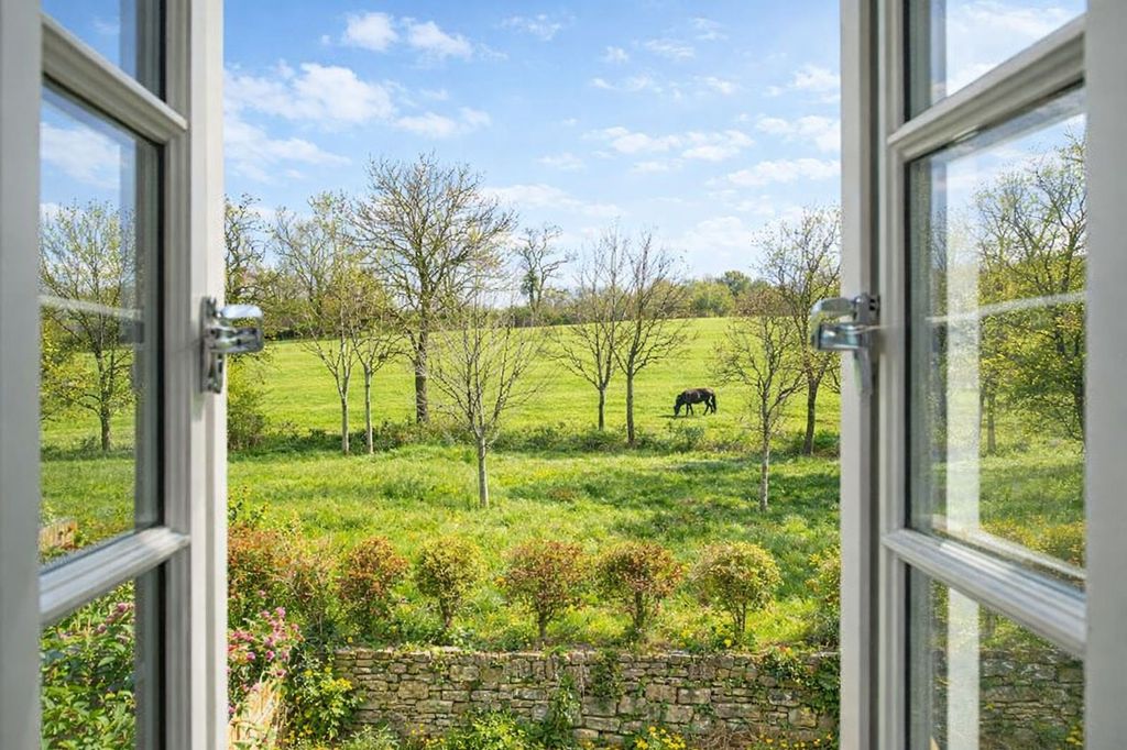 Property photo 3 of 31