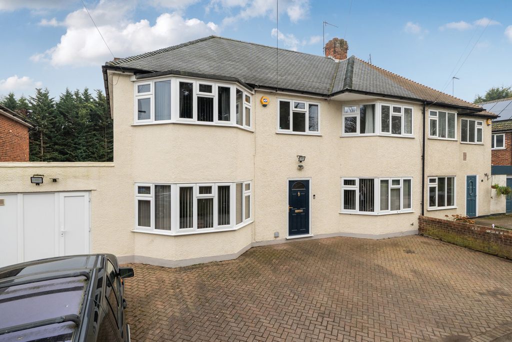 Property photo 1 of 18 External
