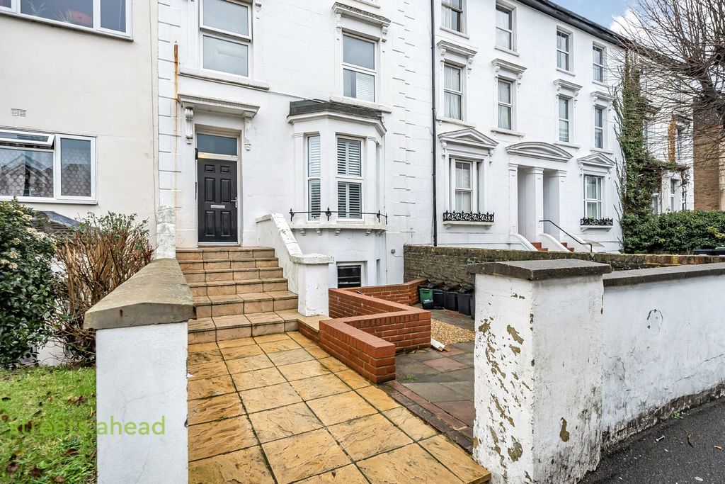 Property photo 2 of 15 A0E47Ef2-4Fe7-4d6...