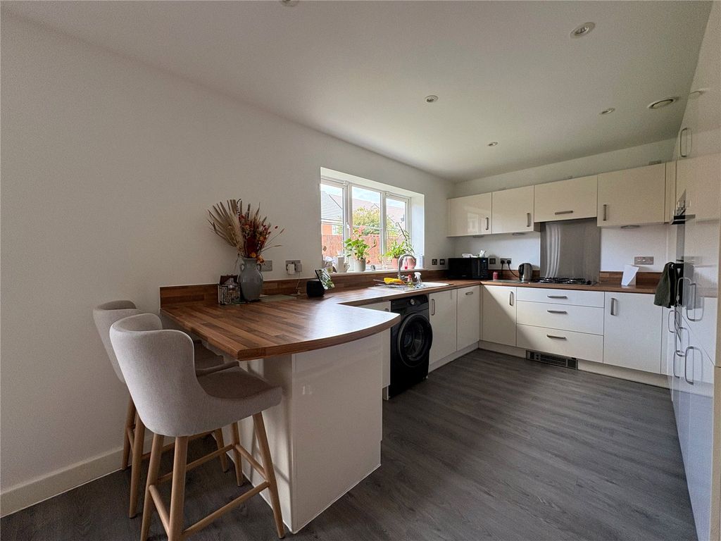 Property photo 2 of 27 Picture No. 07