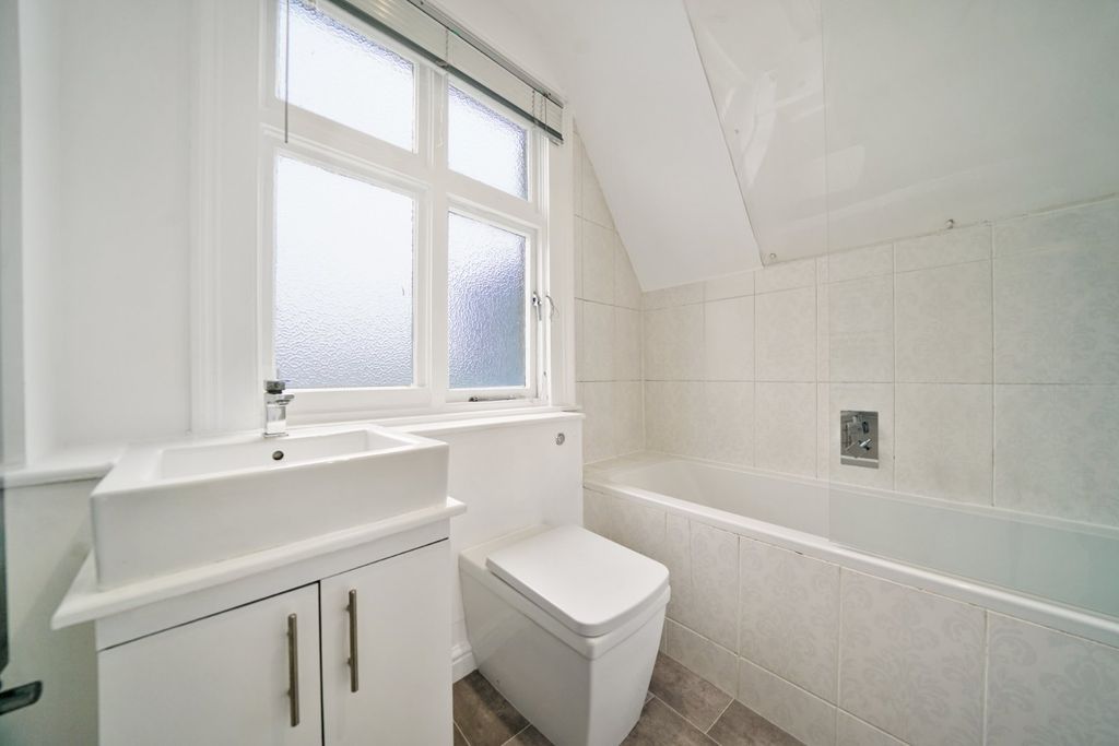 Property photo 2 of 16 Picture No. 33