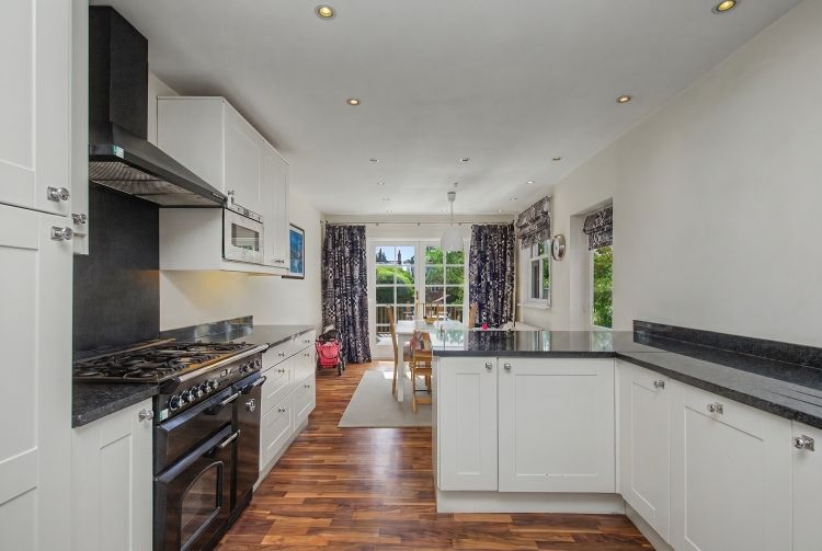 Property photo 3 of 9 329828