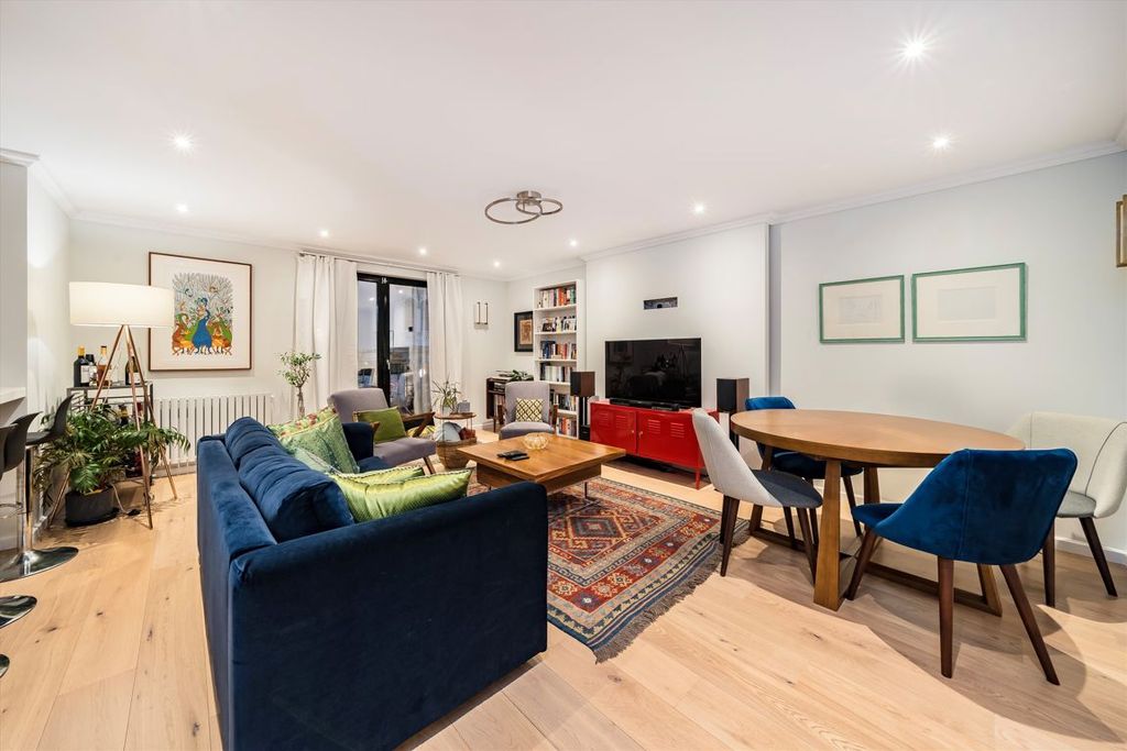 Property photo 3 of 10