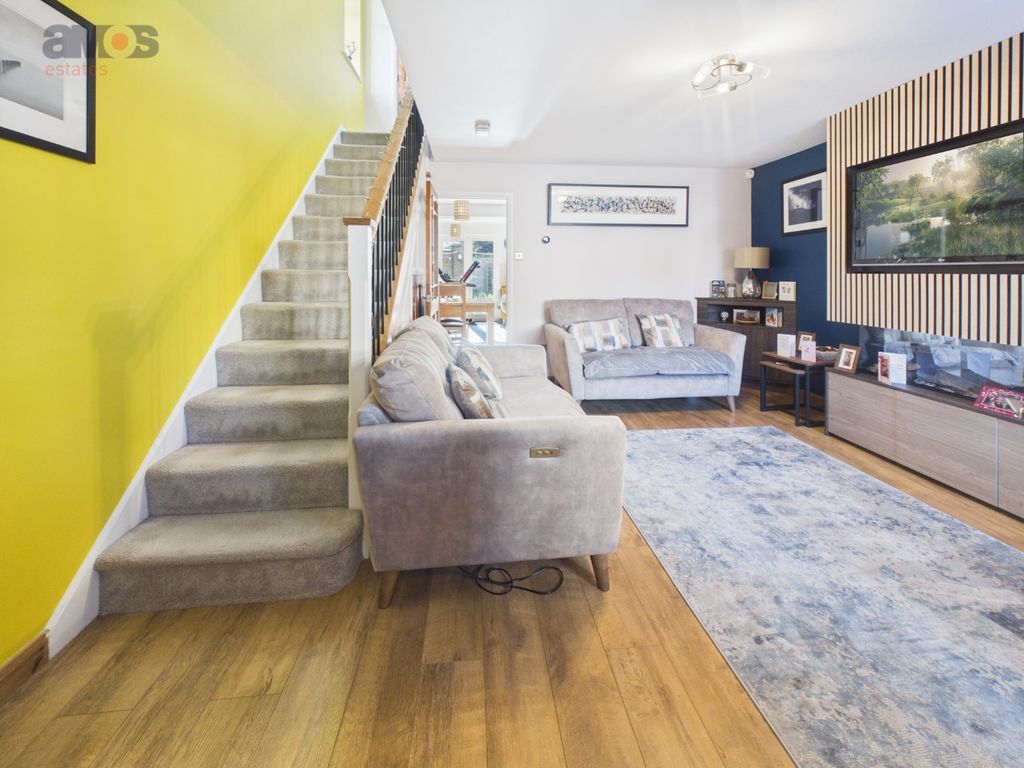 Property photo 2 of 22 5173842
