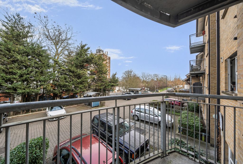 Property photo 3 of 9 1404251-17-6989F7...