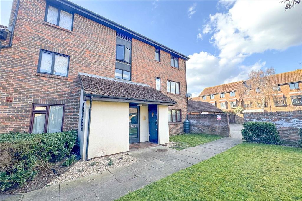 Property photo 1 of 6