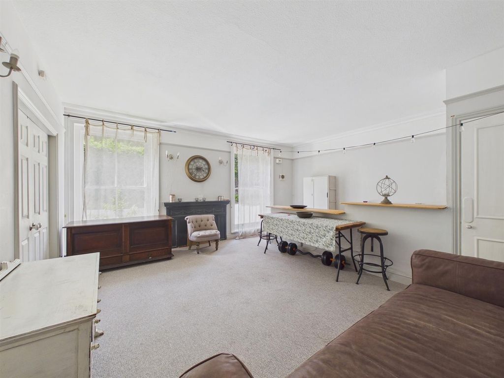 Property photo 2 of 13 Cam03972G0-Pr0392-Still007.Jpg