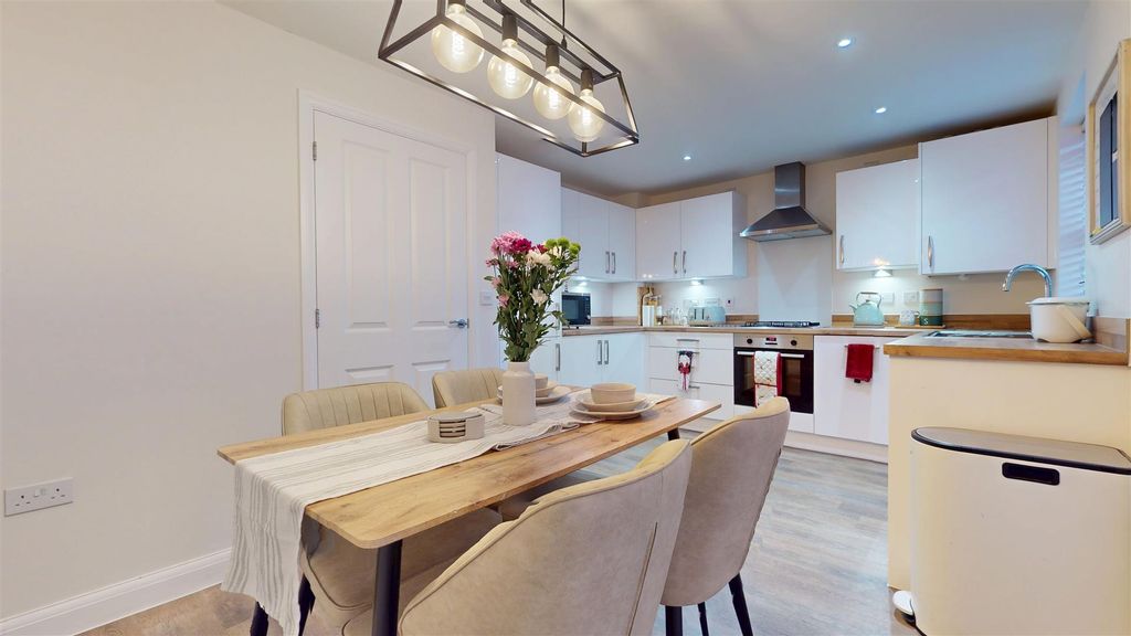 Property photo 2 of 14 12222025_120846.Jpg