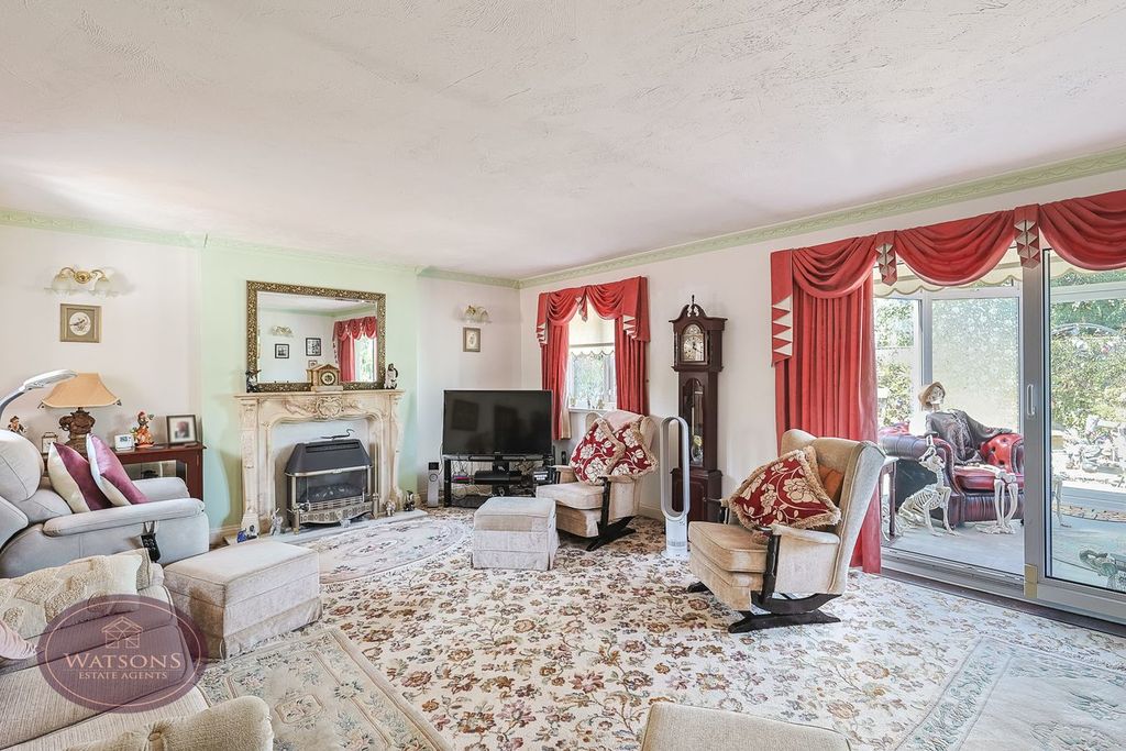 Property photo 2 of 35