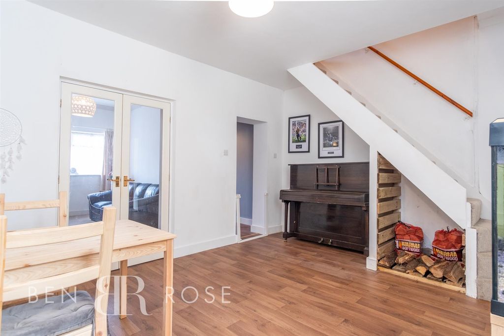 Property photo 3 of 17 Dining Room