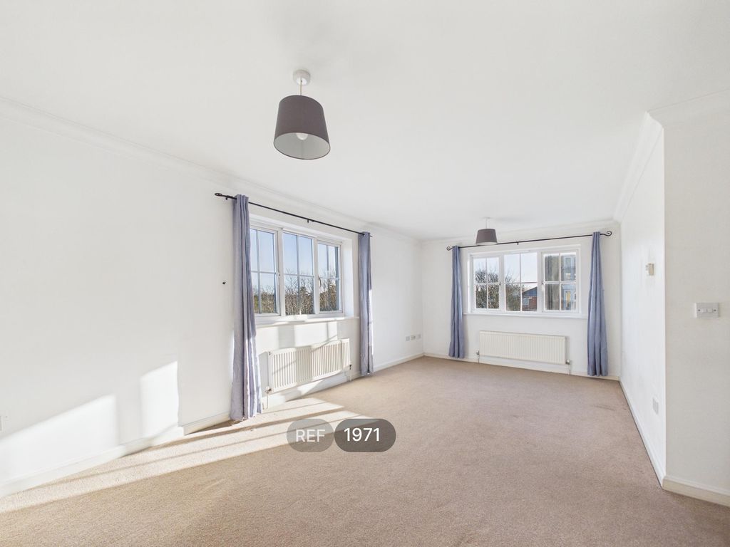 Property photo 2 of 6 Living Room