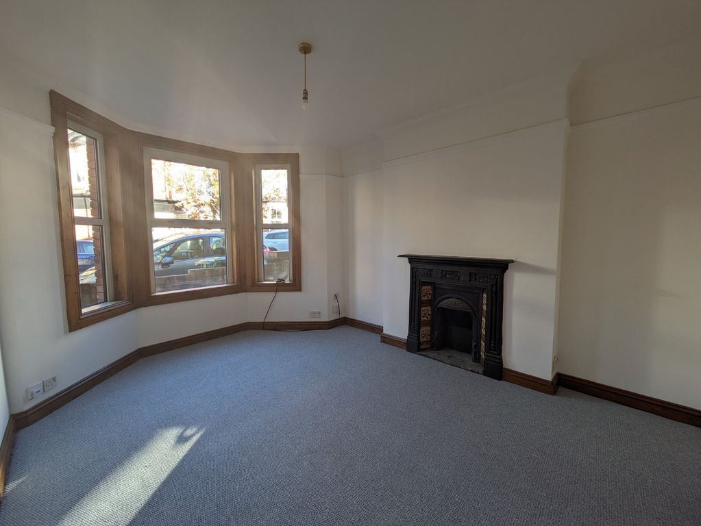 Property photo 2 of 11 Picture No. 13