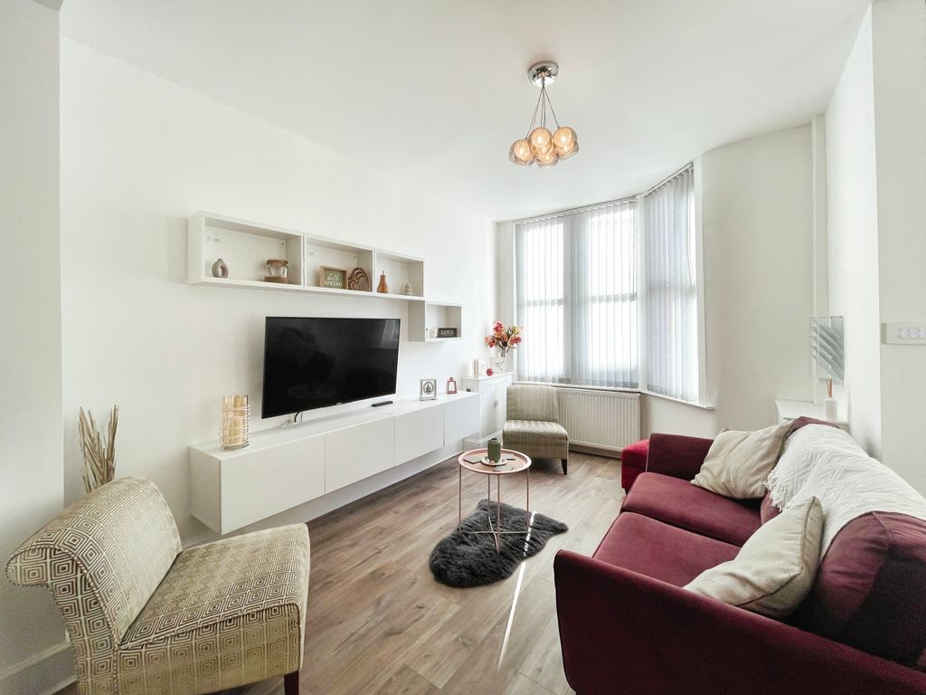Property photo 3 of 14 1