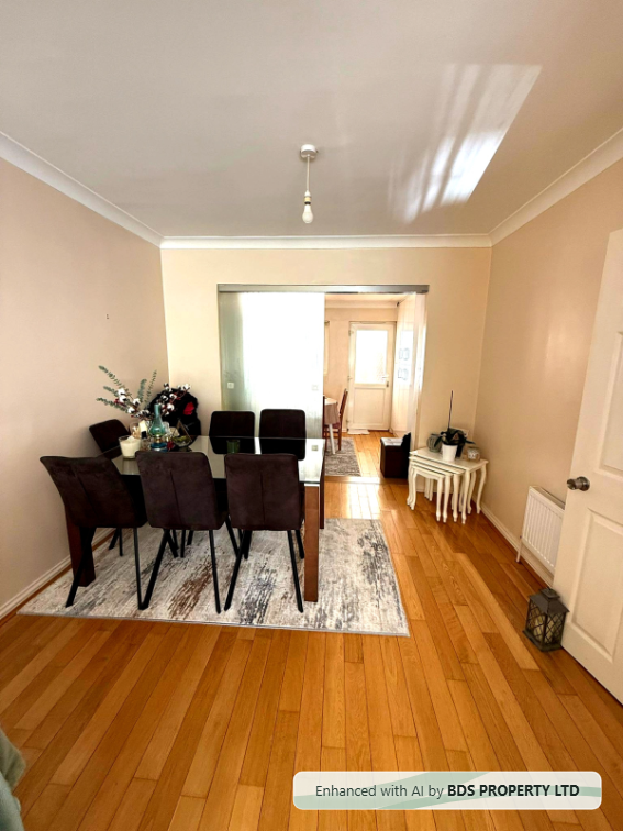 Property photo 3 of 8 Gallery