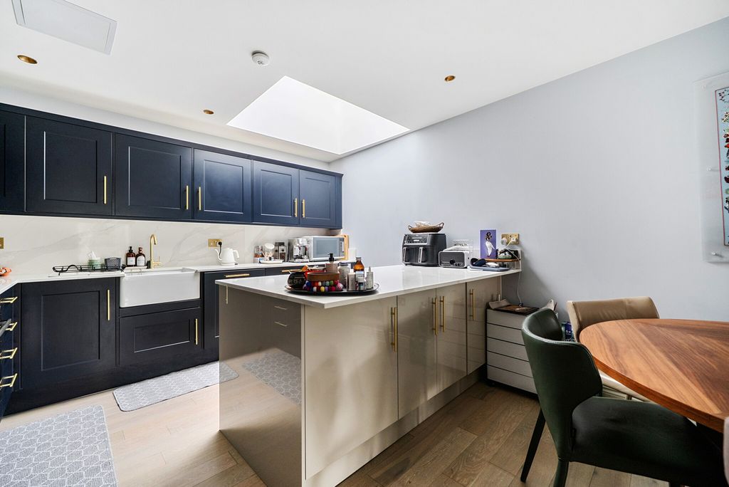 Property photo 3 of 18 1468485-8-6A213F7...