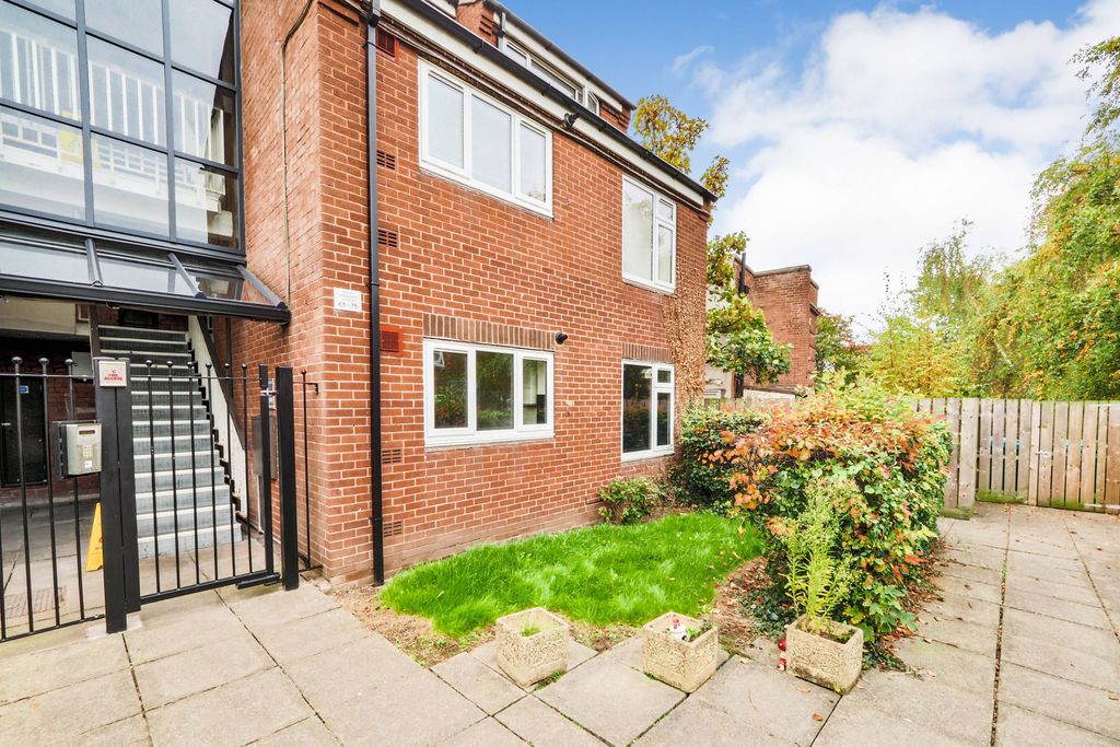 Property photo 1 of 13 65 North Sherwood Street, Nottingham, Ng1 4Ez