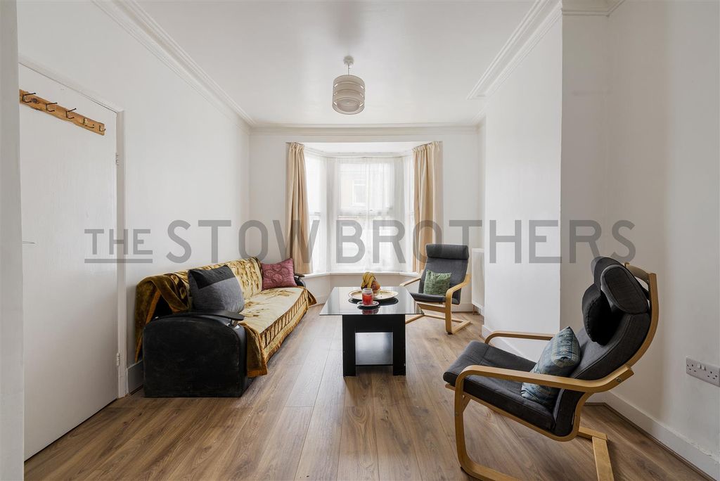 Property photo 3 of 24