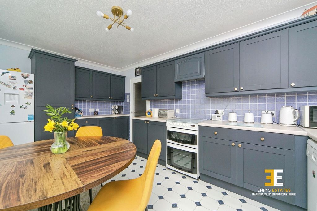 Additional image 6 of 2 bed flat for saleTrinity Crescent, Llandudno LL30