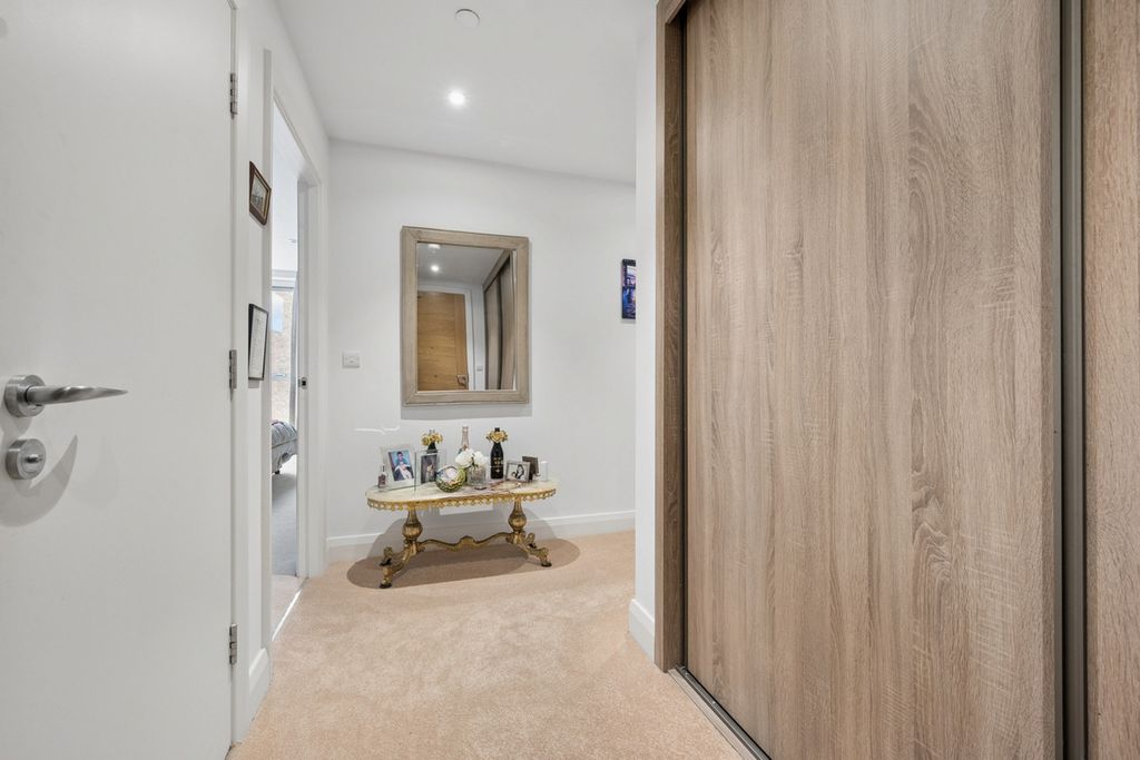 Additional image 12 of 3 bed flat for saleAlderley Road, Wilmslow SK9
