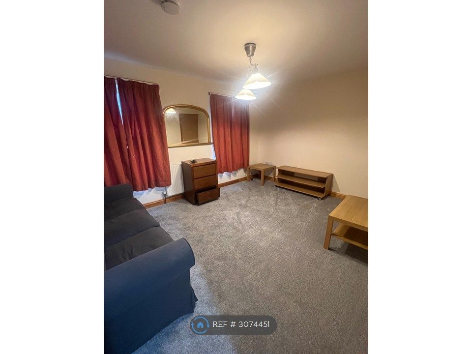 Property photo 2 of 4 Living Room