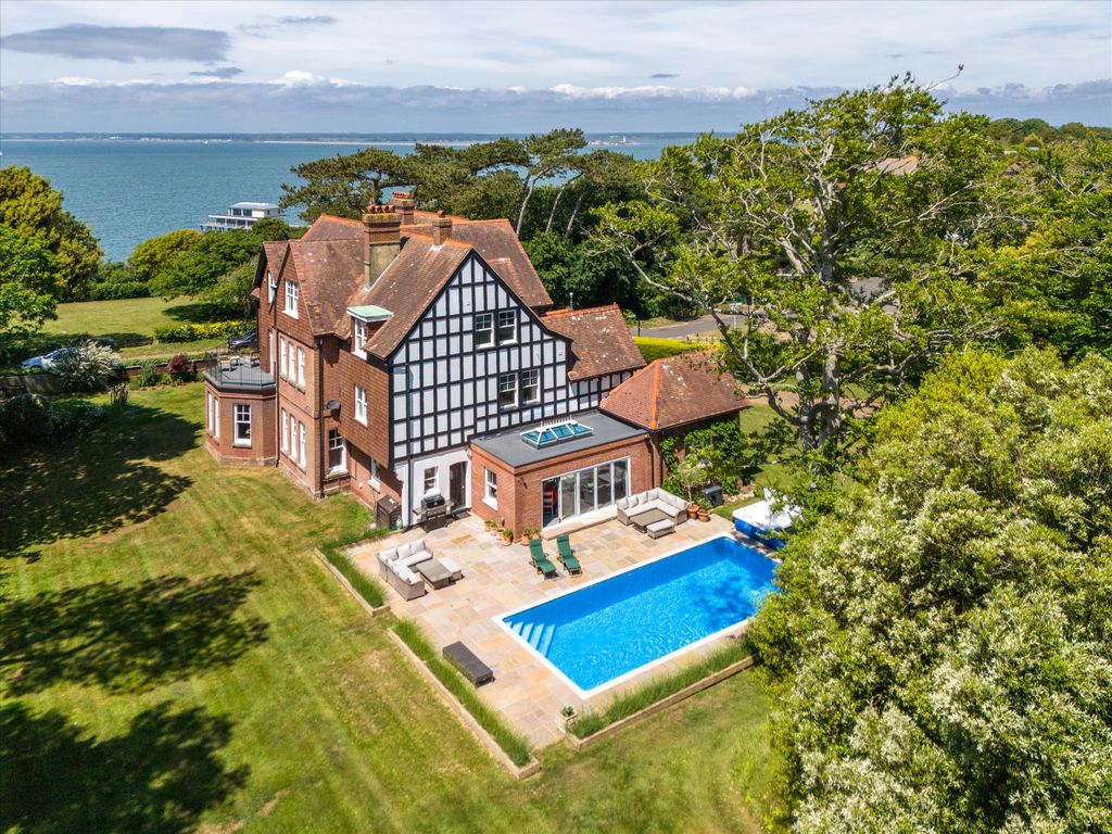 Property photo 2 of 19 Image