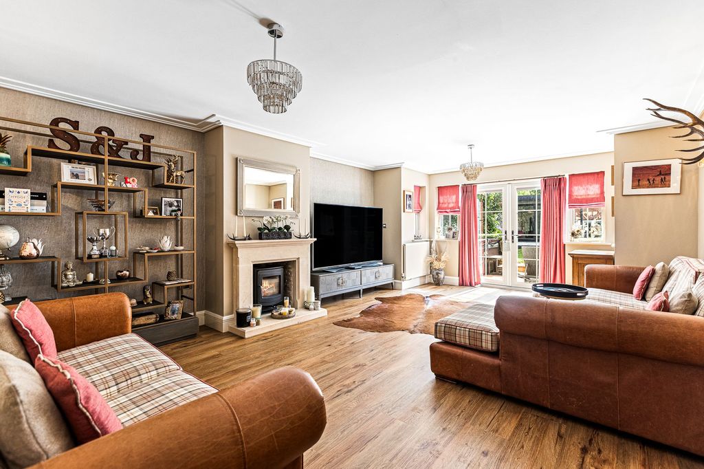 Property photo 1 of 25