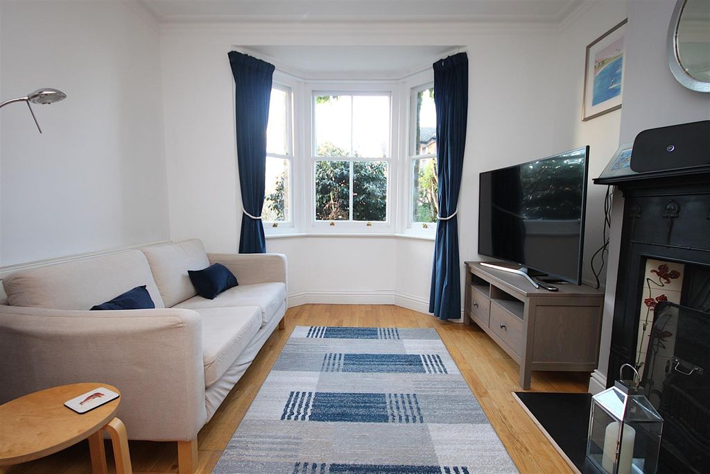 Property photo 3 of 20