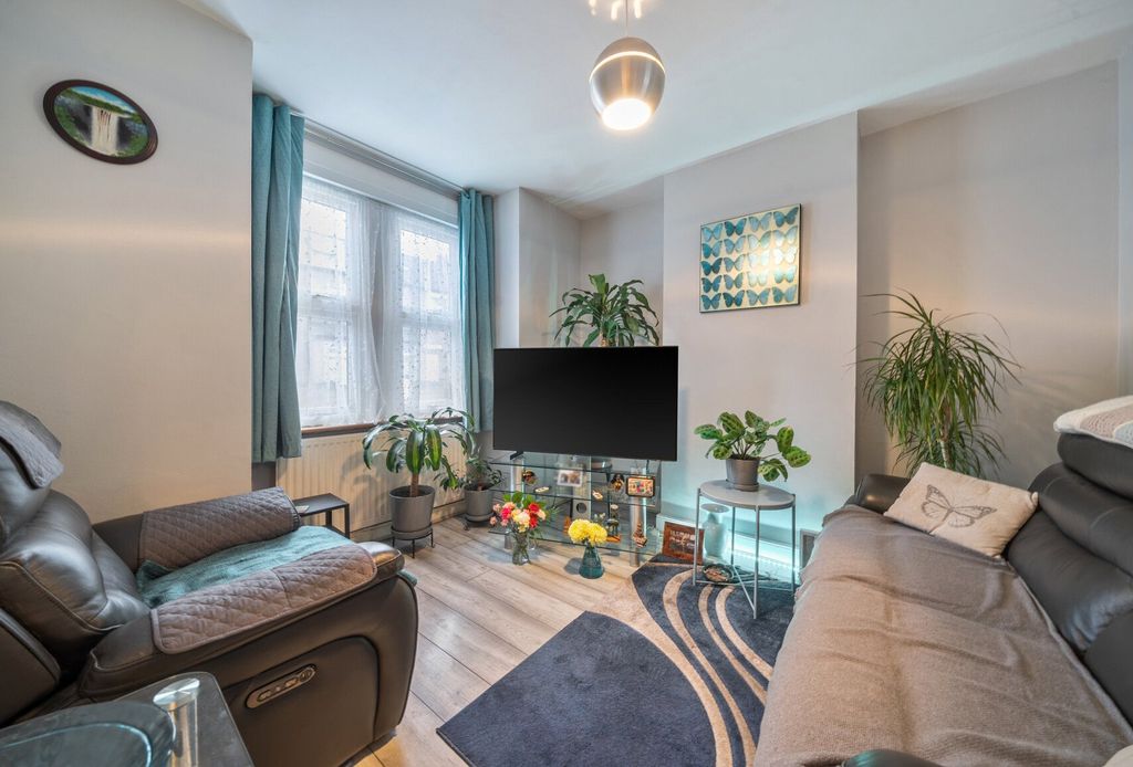 Property photo 3 of 17 Picture No. 18