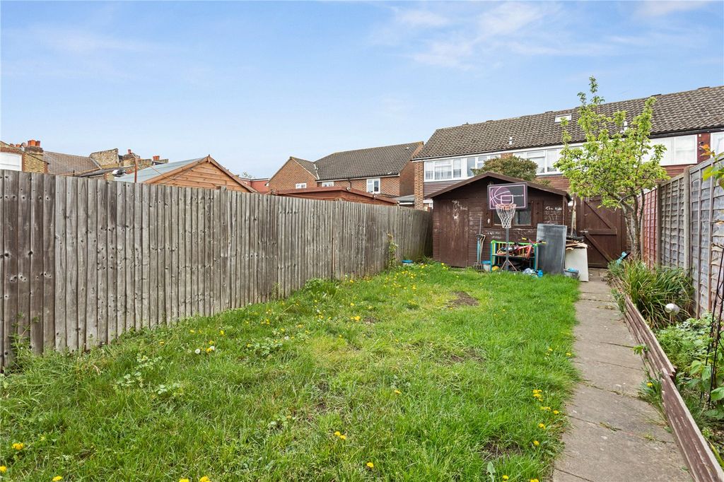 Property photo 2 of 11 Picture No. 14